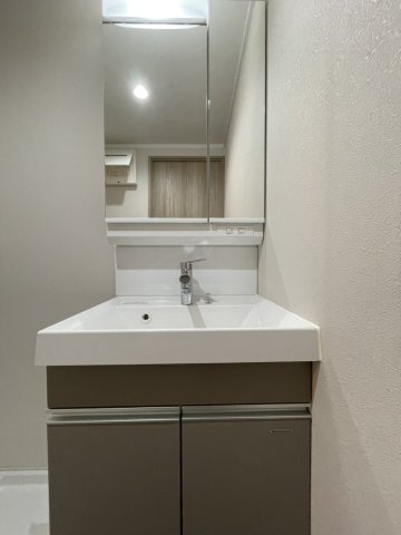 日商岩井芦屋マンションの独立洗面台