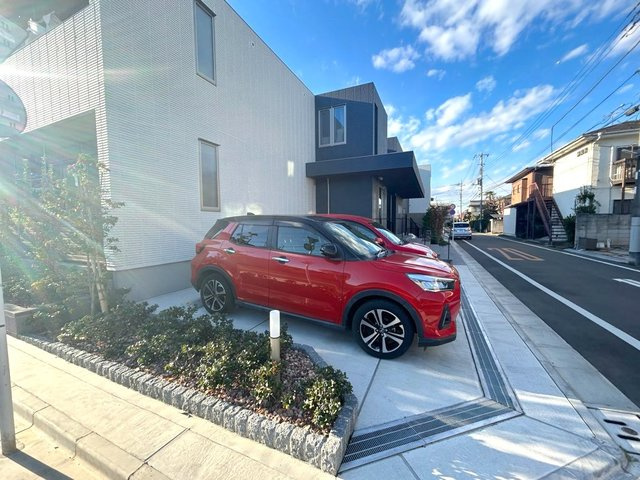 ミリアージュの駐車場