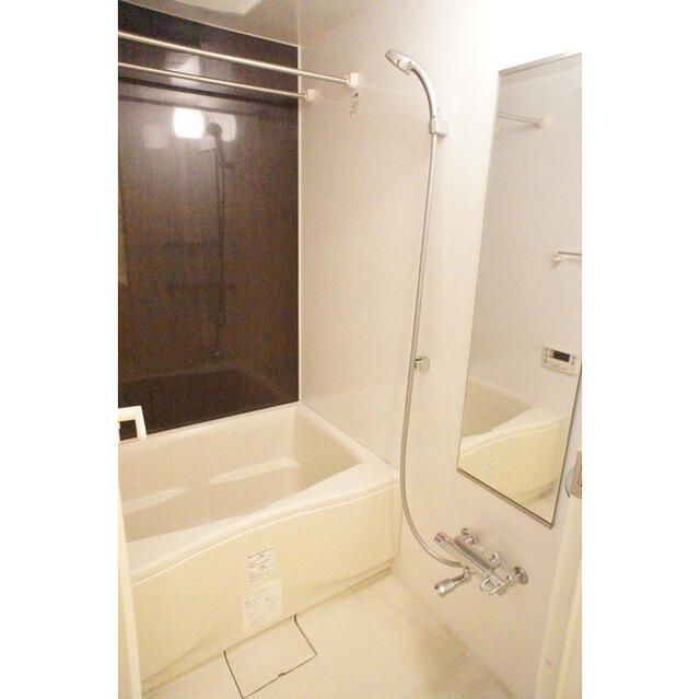 ＮＩＫＫＯ　ＡＰＡＲＴＭＥＮＴ　ＨＯＵＳＥの浴室