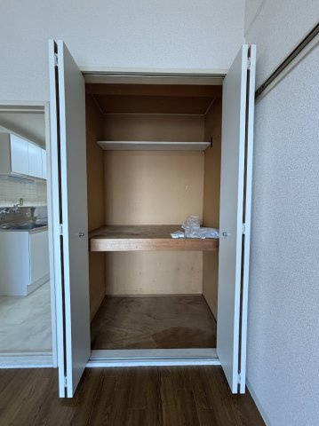 プレステージ・Eの収納|奥行きのある収納付き