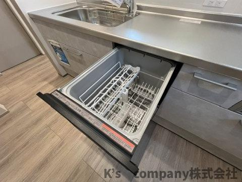 ◎茅ヶ崎市西久保　新築戸建　C棟のキッチン|時間短縮に便利な食洗器完備♪