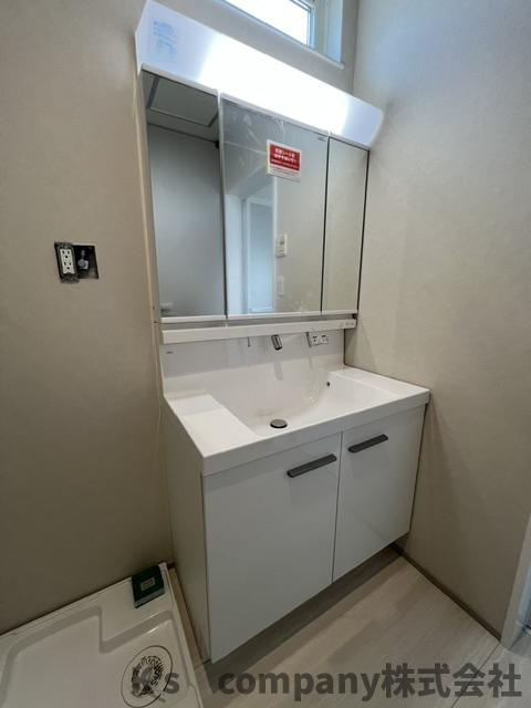 ◎茅ヶ崎市西久保　新築戸建　C棟の独立洗面台|朝の身支度もスムーズ洗面化粧台♪