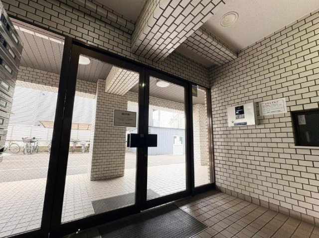 日神シルバーパレス鷺宮のエントランス|日神シルバーパレス鷺宮：オートロック付きマンションです！