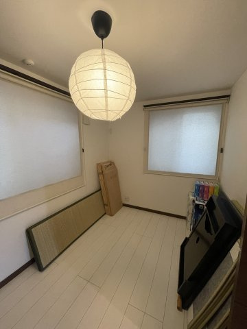 渋谷区本町2丁目戸建ての洋室