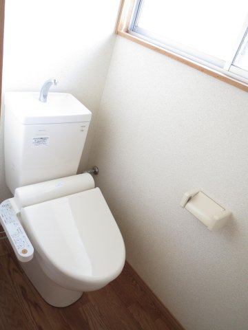 御井町貸家のトイレ