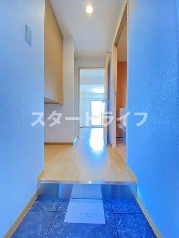 大阪市淀川区東三国１丁目の賃貸マンションの玄関