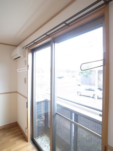 【バルコニー】 | エクセル8 | 花粉症の方に朗報です！　室内物干し機！　※イメージ画像