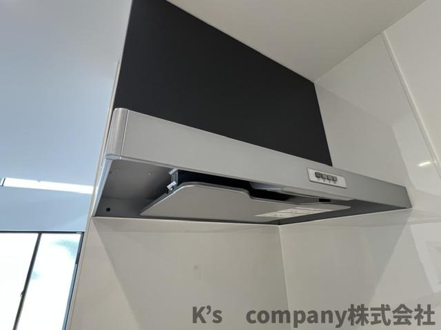 ◎茅ヶ崎市西久保　新築戸建　D棟のキッチン|レンジフード♪