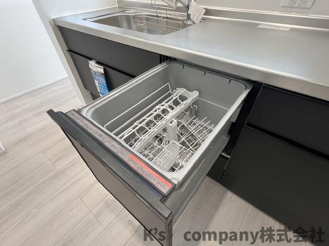 ◎茅ヶ崎市西久保　新築戸建　D棟のキッチン|時間短縮に便利な食洗器完備♪