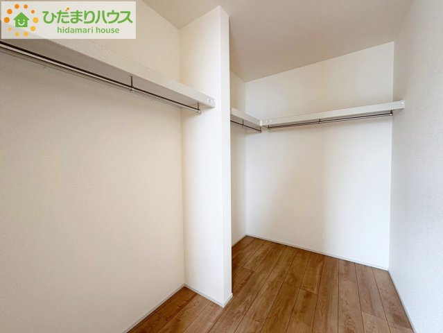 ひたちなか市中根9期　新築戸建　2号棟の収納|大容量のWICのある主寝室。夫婦の洋服もたくさん収納できます。
