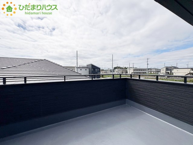 ひたちなか市中根9期　新築戸建　2号棟のバルコニー|広々としたバルコニー。お洗濯物もぜーんぶ干せちゃいます！！
