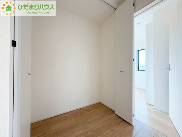 ひたちなか市中根9期　新築戸建　2号棟の収納|家族みんなで共同で使える便利な廊下収納！