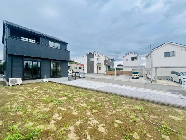 前橋市上増田町の庭|敷地広々◎駐車スペース確保しながらお庭のスペースも♪