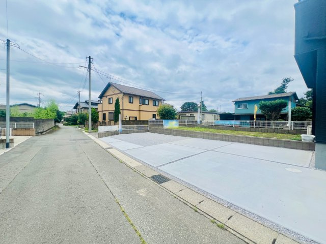 前橋市上増田町の前面道路含む現地写真|車の通りも少なく、駐車も楽々♪