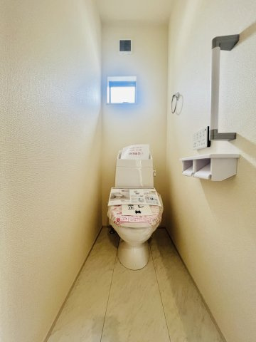 前橋市上増田町のトイレ|柔らかい空間でシンプルなトイレ。