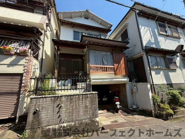 津田元町3丁目戸建のエントランス