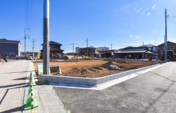 敷地面積60～88坪　売地　川越市下松原の前面道路含む現地写真|東側公道約４ｍ、開発道路約6.2ｍ