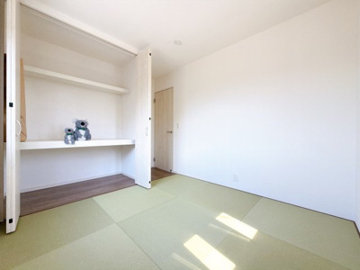 【和室】 | 伊勢崎市三室町　新築住宅 | 来客時の客間やお子様のお昼寝など多用途にお使いいただける和室です。