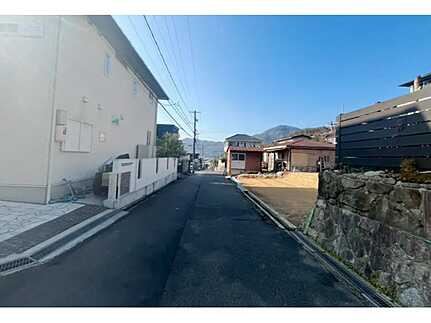 広島市安佐北区口田5丁目　土地の前面道路含む現地写真