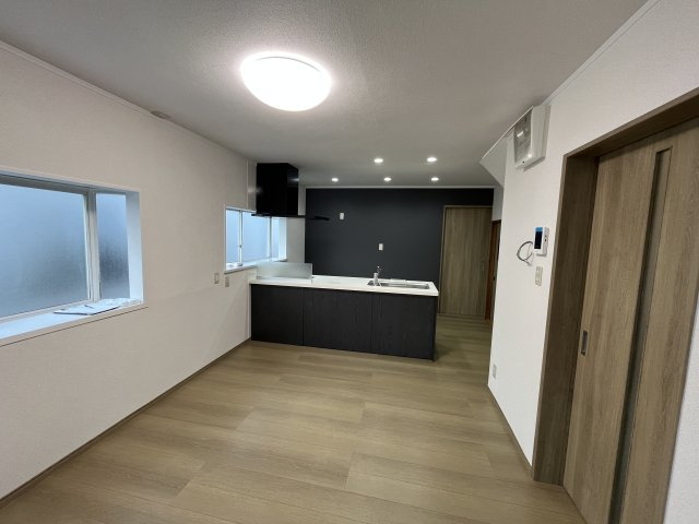 鶴岡市錦町 中古住宅｜スーパーが近い リフォーム 駐車3台可 LDK20帖