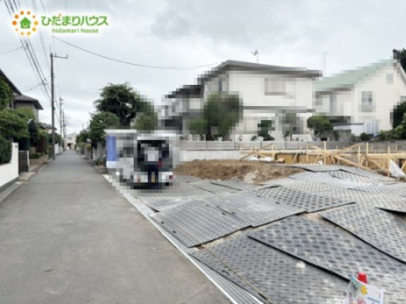 江戸川台東4丁目161番　新築戸建　A号棟の前面道路含む現地写真