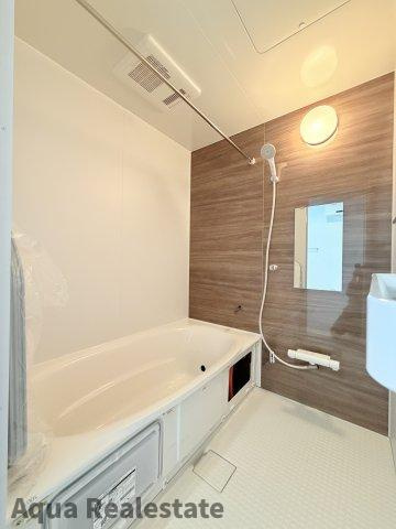 オール電化デザイナーズハウス丸亀市前塩屋町③の浴室|お風呂でホッとひと息。１日の疲れを癒しましょう。　※同仕様の施工事例です
