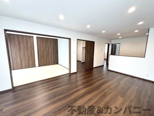 土居町新築分譲住宅　の居間・リビング|ゆったり過ごせるリビングです