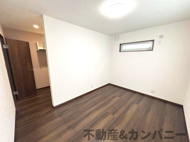 土居町新築分譲住宅　の洋室|広々とした洋室です