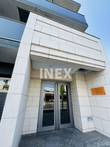 横浜市神奈川区新子安２丁目の賃貸マンションのエントランス