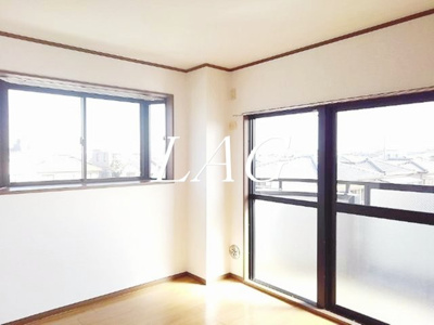 【居間・リビング】 | ウィンズハイム | 洋室のお部屋です。