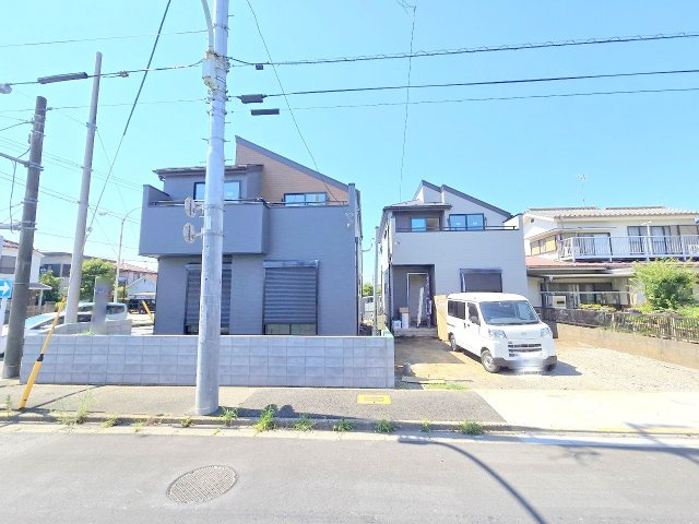 青梅市今井3丁目　新築戸建全2棟の前面道路含む現地写真