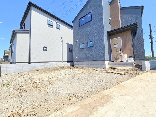 青梅市今井3丁目　新築戸建全2棟の駐車場