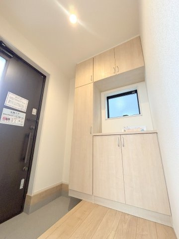 青梅市今井3丁目　新築戸建全2棟の玄関