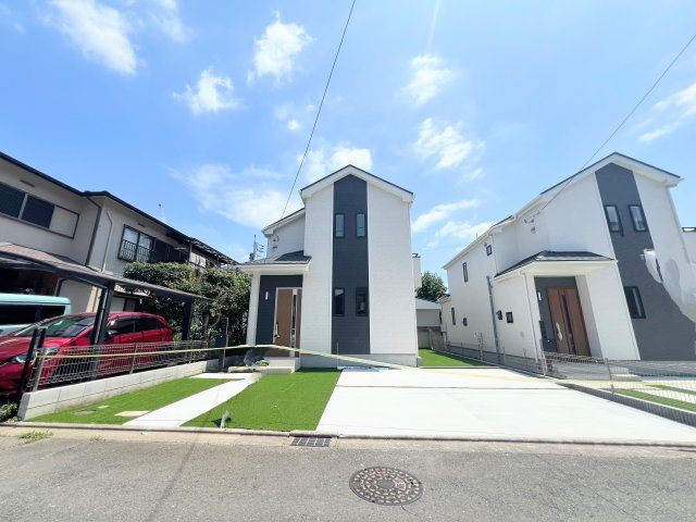 武蔵村山市学園4丁目　全２棟　新築戸建の前面道路含む現地写真
