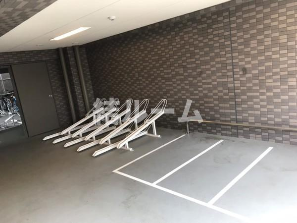 板橋区高島平８丁目の賃貸マンションの駐車場