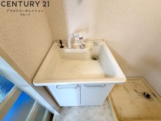 洗面所内に洗濯機置場あり♪