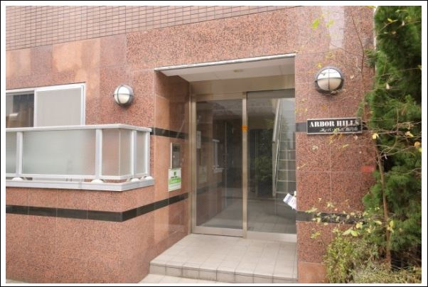 杉並区高円寺北３丁目の賃貸マンションのエントランス