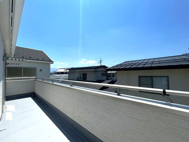 新築戸建　長野篠ノ井二ツ柳　全2棟のバルコニー
