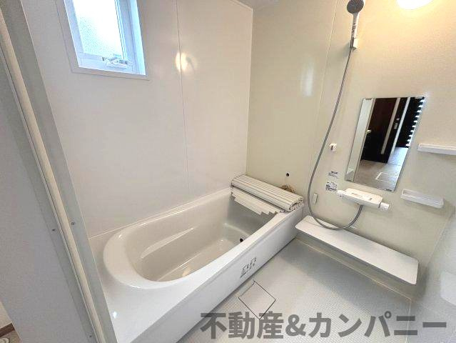 土居町新築分譲住宅　の浴室|落ち着いた空間のお風呂です