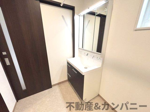 土居町新築分譲住宅　の独立洗面台|独立洗面台、朝の身支度には欠かせません