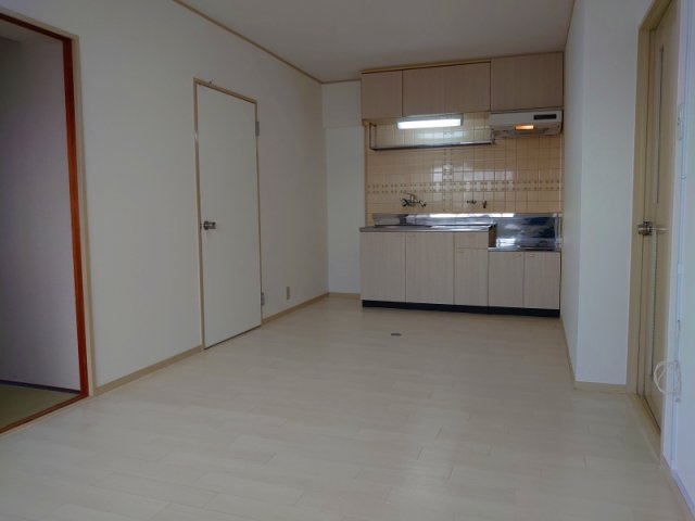 第２マンション寺直の居間・リビング