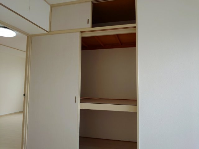 第２マンション寺直の収納