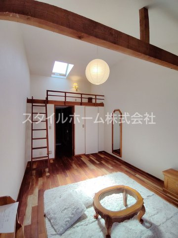セザンヌ菰口の寝室|広くて明るい寝室