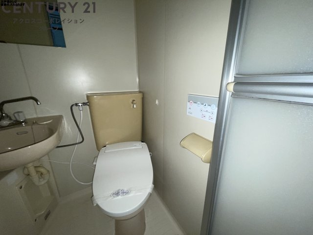 浴室内にトイレがあります！