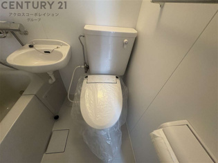 浴室内にトイレがあります！