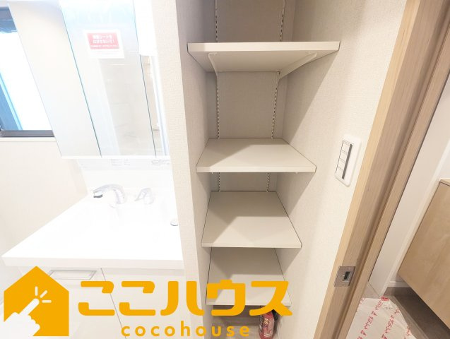 ライオンズマンション志真志の収納|洗面台横に便利な収納スペースを設置