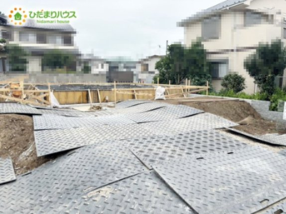 江戸川台東4丁目161番　新築戸建　B号棟の駐車場|2台分可能な駐車スペース(^^)/車種により異なる場合がございます。