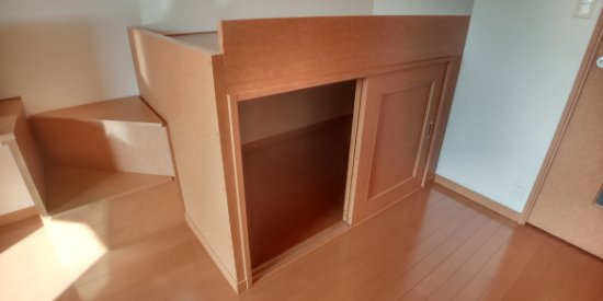 レオパレス水辺の里の内装|収納つきベット