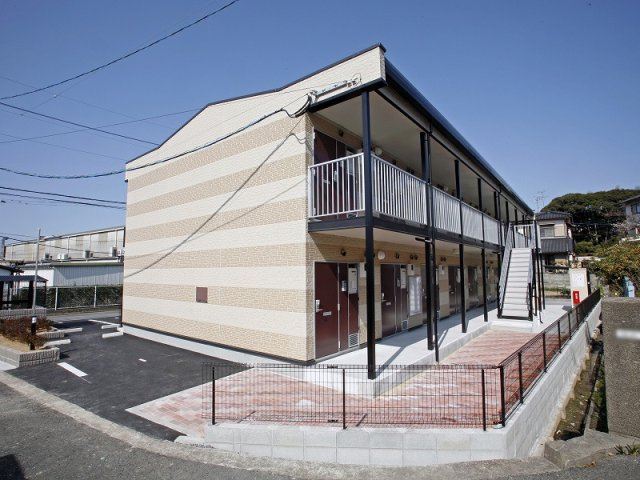 レオパレス水辺の里の外観