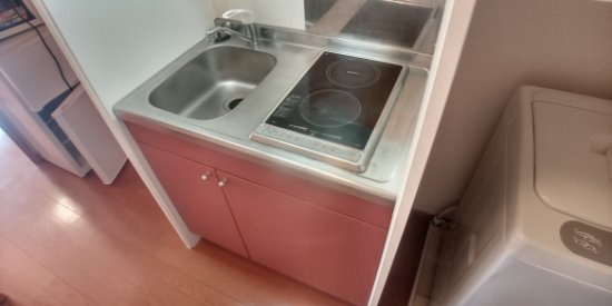 レオパレス水辺の里のキッチン|システムキッチン２口コンロ（ラジエントヒーター）